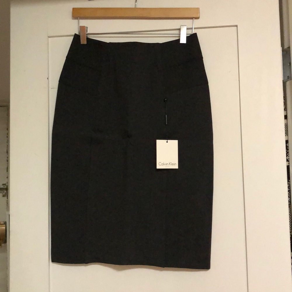 Calvin Klein Stretchy pencil skirt!